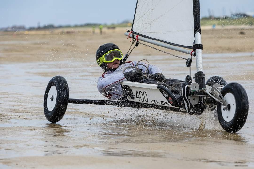 Louna championne du monde de Kart avec voile NOZO